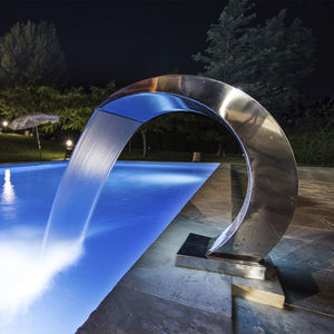 pool fountain