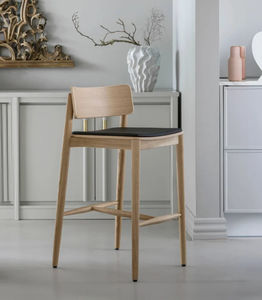 Scandinavian design bar stool 1