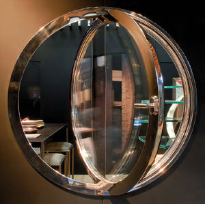 pivoting window