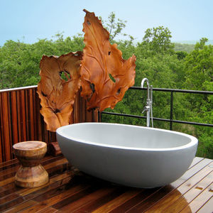 oval bathtub