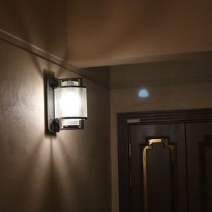 contemporary wall light