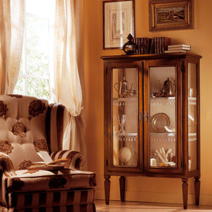 traditional display case / glass / wooden