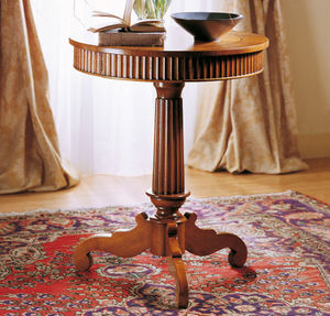 traditional pedestal table