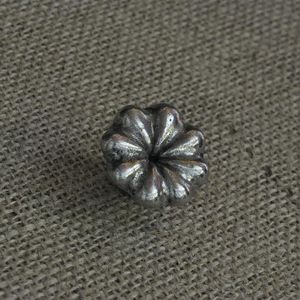 traditional furniture knob