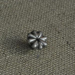 traditional furniture knob