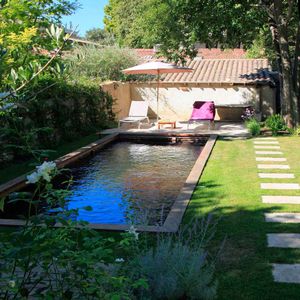 wall swimming pool