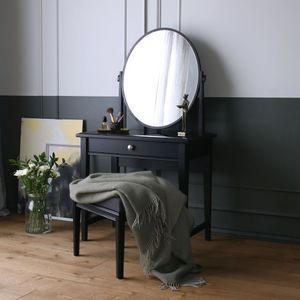 traditional dressing table