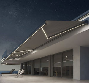 retractable awning