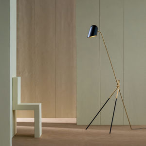 floor-standing lamp