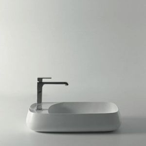 wall-mounted washbasin