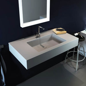 wall-mounted washbasin