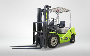 wheel-mounted forklift