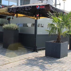 contemporary screen 1