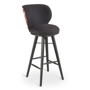 standard highchair