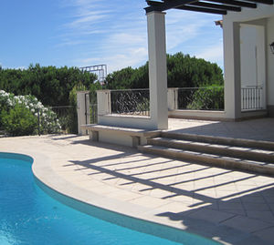 stone swimming pool coping