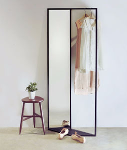 free-standing mirror