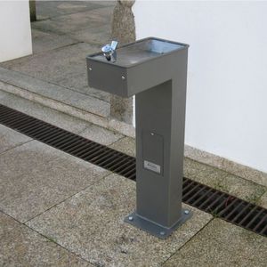 outdoor drinking fountain