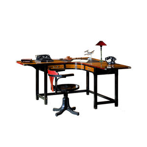 Bureau d'angle en merisier par Felix Monge