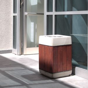 public trash can