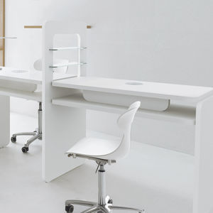manicure table with built-in lighting 1