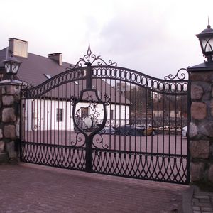 swing gate