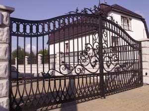 swing gate