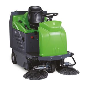 ride-on sweeping machine