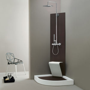 wall-mounted shower column 1