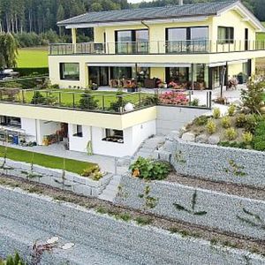 stone retaining wall