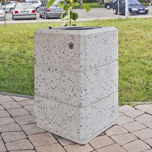 public trash can