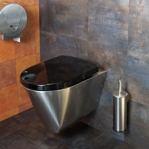 wall-hung toilet 1