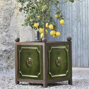 metal Versailles planter