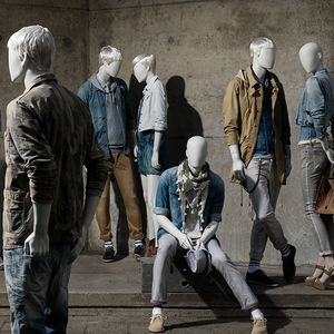 female display mannequin