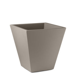 polyethylene plant pot 1