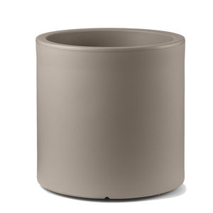 polyethylene plant pot 1
