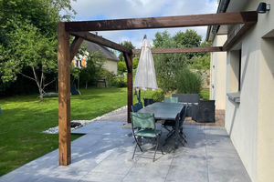 self-supporting pergola