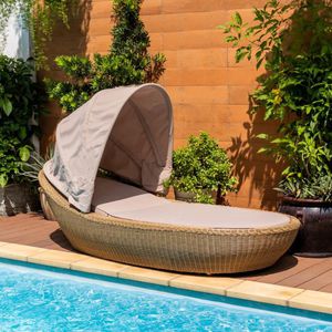 contemporary sun lounger