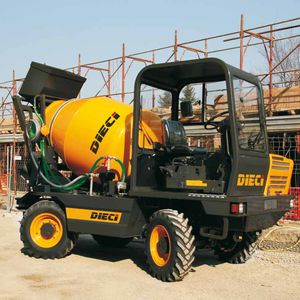 hydraulic mixer truck