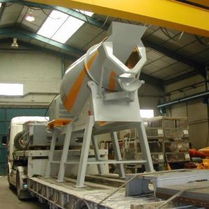 mobile concrete mixer