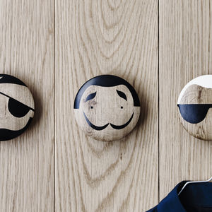 contemporary coat hook / oak