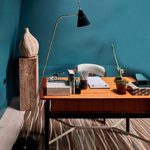 floor-standing lamp