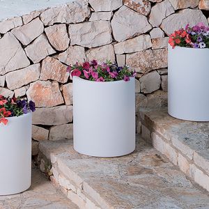 rotomolded polyethylene plant pot 1