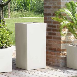plastic plant pot 1
