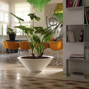 plastic planter 1