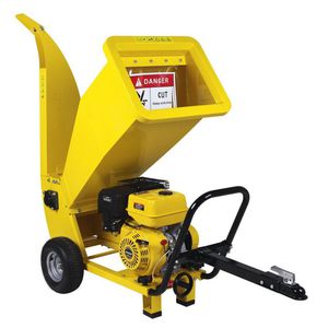 wood chipper with combustion engine