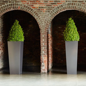 aluminum planter