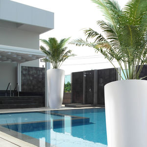 fiberglass planter / round / vertical / contemporary