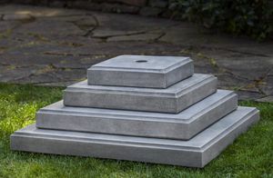 traditional pedestal / stone / garden