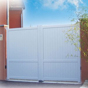 swing gate