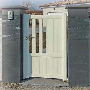 thermo-lacquered aluminum garden gate